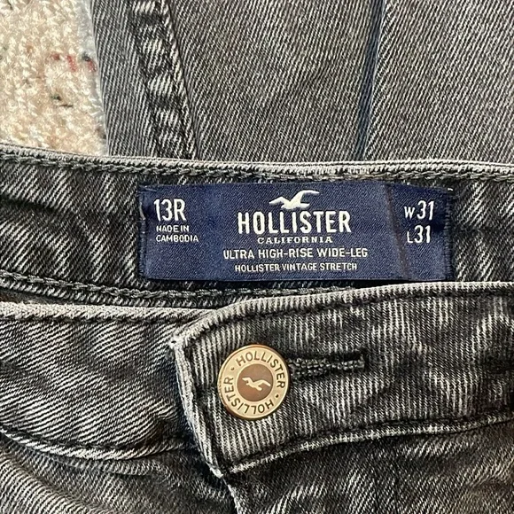 Hollister Black Ultra High Rise Vintage Stretch Wide Leg Jean‎ Size 13R/W31/L31 - Picture 2 of 7